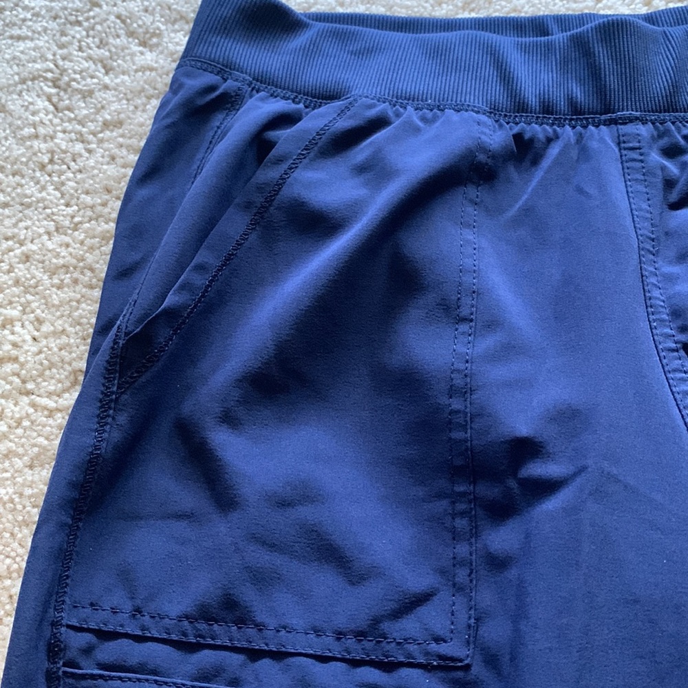 Navy blue Allura by Cherokee Uniforms scrub set - top size M, bottoms size S - Picture 9 of 14